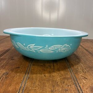 Vintage Pyrex Prototype Blowing Leaves 024 HTF Rare 1960s 2Qt No Lid